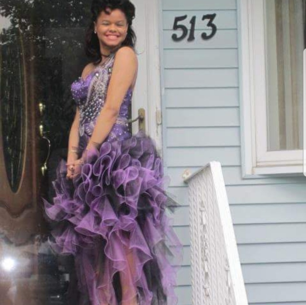 Prom Dress - Picture 2 of 4